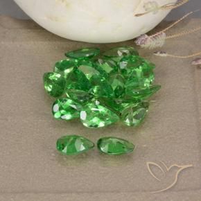 Shop natural 3.47ct Vert clair Grenat Tsavorite gems, En forme de poire, from Tanzanie at GemSelect. In stock, global shipping!