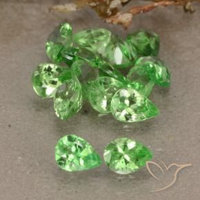 Shop natural 2.56ct Vert éclatant Grenat Tsavorite gems, En forme de poire, from Tanzanie at GemSelect. In stock, global shipping!