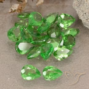 Shop natural 2.46ct Vert clair Grenat Tsavorite gems, En forme de poire, from Tanzanie at GemSelect. In stock, global shipping!