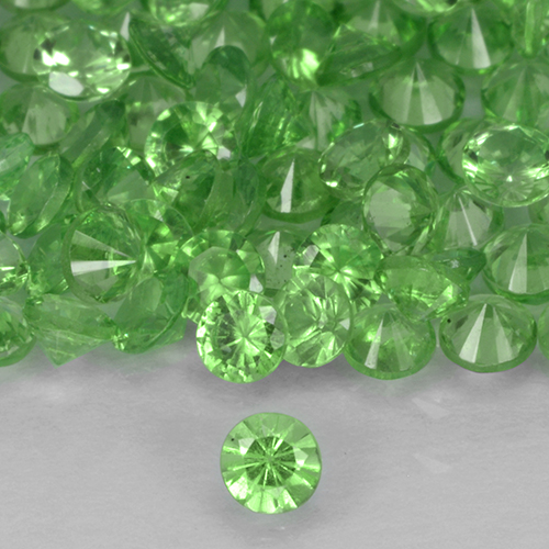 Grenat Tsavorite Vert éclatant naturelle Tour, 0.06 ct, VS