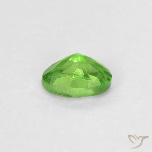 Grenat Tsavorite Vert éclatant naturelle ovale, 0.24 ct, VS
