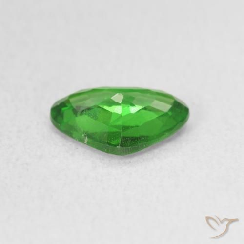 Grenat Tsavorite Vert moyen naturelle Forme de coeur, 0.80 ct, VS