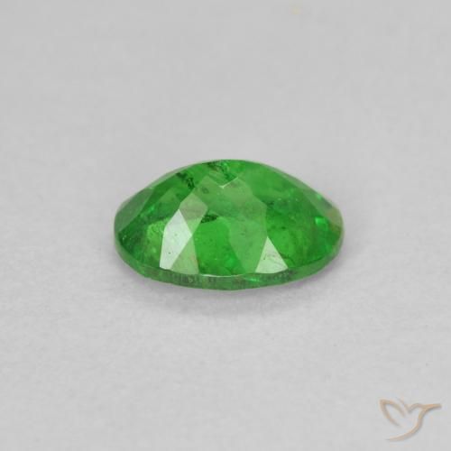 Grenat Tsavorite Vert moyen naturelle ovale, 0.92 ct, SI