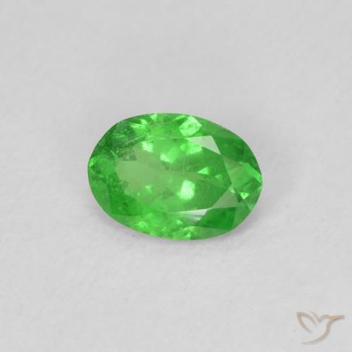 Grenat Tsavorite Vert moyen naturelle ovale, 0.71 ct, VS-SI