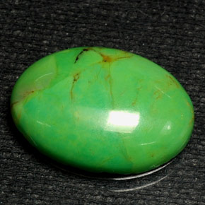 Turquoise vert naturelle coupe ovale, 6,57 ct, opaque