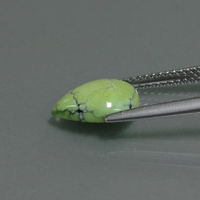 Turquoise vert naturelle en forme de poire, 1,75 ct, opaque