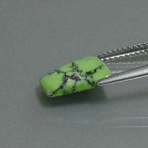 Turquoise Vert jaunâtre naturelle Forme fantaisie, 2.04 ct, Opaque