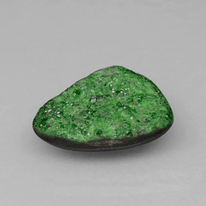 Uvarovite Grenat Drusy Vert naturelle Forme fantaisie, 6.95 ct, Opaque