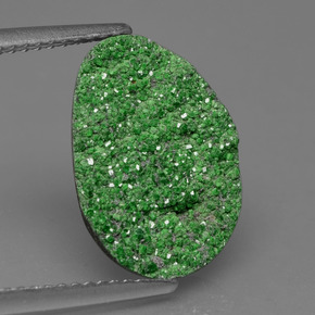 Uvarovite Grenat Drusy Vert naturelle Forme fantaisie, 3.78 ct, Opaque