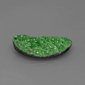 Uvarovite Grenat Drusy Vert naturelle Forme fantaisie, 3.78 ct, Opaque