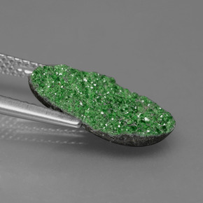 Uvarovite Grenat Drusy Vert naturelle Forme fantaisie, 3.78 ct, Opaque