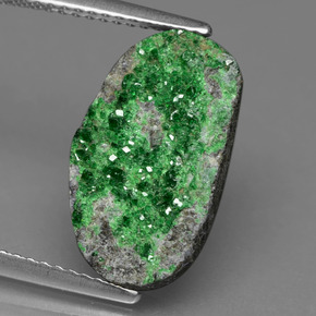 Uvarovite Grenat Drusy Vert naturelle Forme fantaisie, 7.39 ct, Opaque