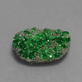 Uvarovite Grenat Drusy Vert naturelle Forme fantaisie, 3.34 ct, Opaque