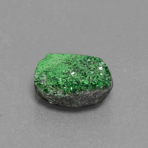 Uvarovite Grenat Drusy Vert naturelle Forme fantaisie, 2.39 ct, Opaque