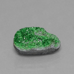Uvarovite Grenat Drusy Vert naturelle Forme fantaisie, 8.29 ct, Opaque
