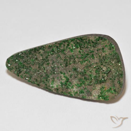 Uvarovite Grenat Drusy Deep Earthy Green naturelle Fantaisie, 72.20 ct, Opaque