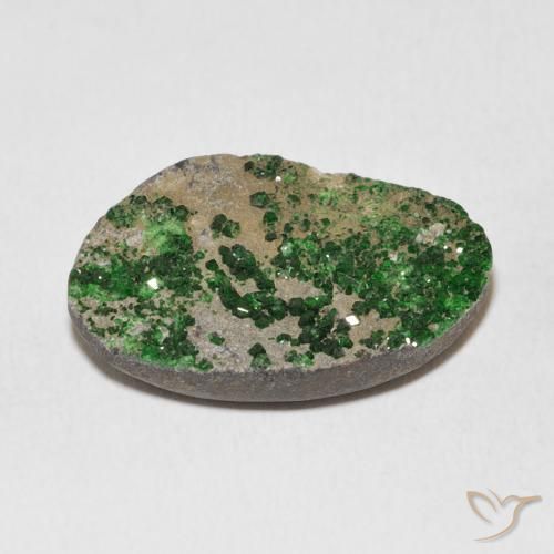 Uvarovite Grenat Drusy Deep Earthy Green naturelle Fantaisie, 16.55 ct, Opaque
