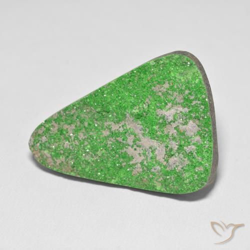 Uvarovite Grenat Drusy Vert naturelle Trillion, 52.58 ct, Opaque