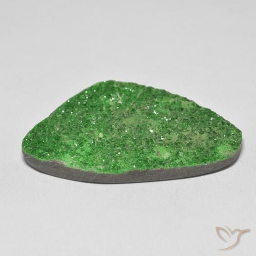 Uvarovite Grenat Drusy Vert naturelle Fantaisie, 74.64 ct, Opaque
