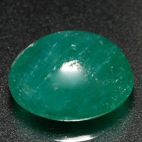Verdite vert naturelle coupe ovale, 1,98 ct, translucide