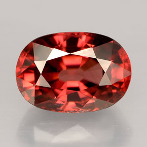 Zircon orange naturelle coupe ovale, 4,50 ct, VVS