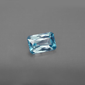 Zircon bleue naturelle taille émeraude, 1,35 ct, VS