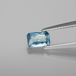 Zircon bleue naturelle taille émeraude, 0,66 ct, SI