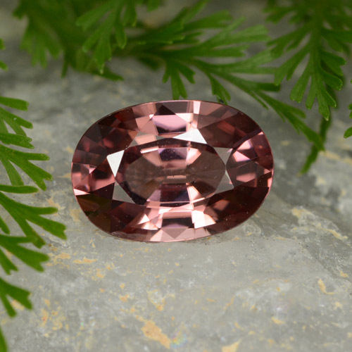 Zircon Vin rouge profond naturelle Coupe ovale, 3.63 ct, VVS
