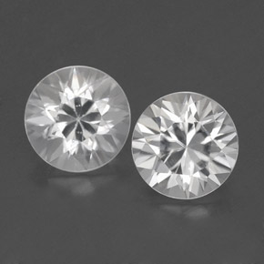 Achetez naturel ct Blanc Zircon gems, Coupe roude, En provenance Cambodge chez GemSelect. En stock, livraison internationale!