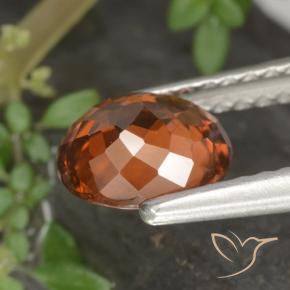 Zircon Orange foncé naturelle ovale, 1.49 ct, VS