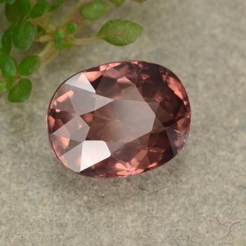 Zircon Rouge foncé naturelle ovale, 3.51 ct, VVS-VS