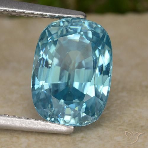 Zircon Bleu moyen naturelle ovale, 6.38 ct, VVS