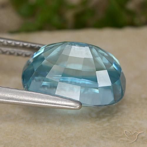 Zircon Bleu moyen naturelle ovale, 6.38 ct, VVS