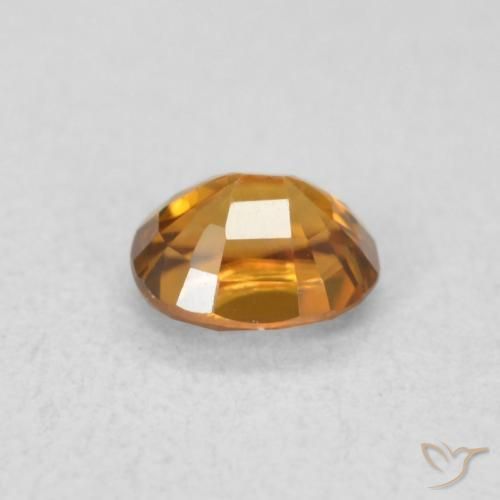 Zircon Orange moyen naturelle ovale, 0.64 ct, VVS