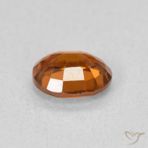 Zircon Orange moyen naturelle ovale, 0.95 ct, VVS-VS