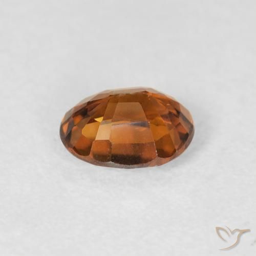 Zircon Orange moyen naturelle ovale, 0.88 ct, VS