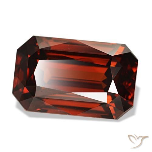 Zircon rouge naturelle taille émeraude, 8,30 ct, VVS